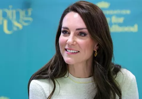 Piesa vestimentară pe care Kate Middleton o are în garderobă de peste 10 ani. Prințesa de Wales a purtat-o din nou