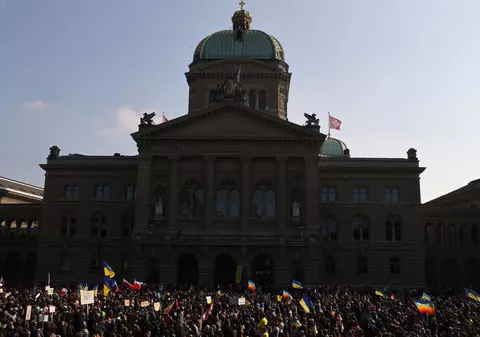 Guvernul Elveției anunță că legislația țării nu permite confiscarea activelor rusești înghețate