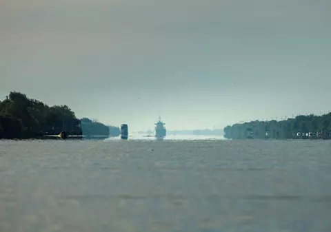 Nu deranjați, că nu vă pricepeți! Asta suntem îndemnați dacă punem întrebări despre canalul Bâstroe