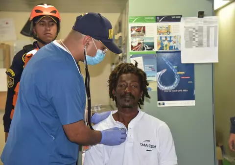 Bărbatul care a supraviețuit 24 de zile pe mare hrănindu-se cu sos de roșii va primi o barcă nouă de la un mare producător de ketchup