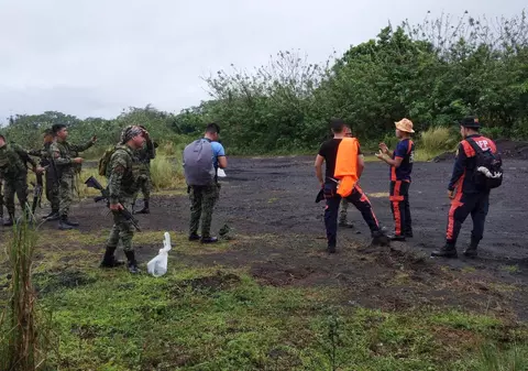 Patru morți, confirmați după ce un avion s-a prăbușit pe un vulcan în Filipine