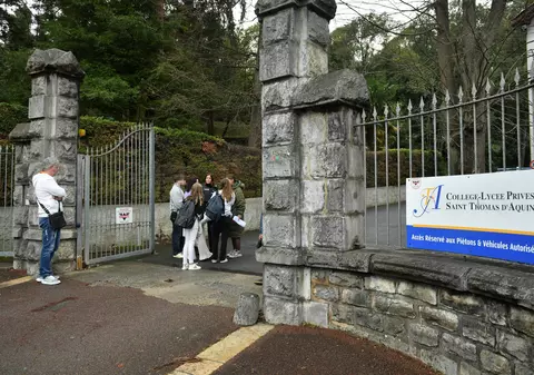 Profesoară înjunghiată mortal de un elev, într-un liceu din Franța. Adolescentul a fost arestat