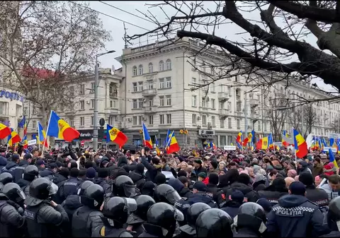 Un nou protest la Chișinău, organizat de partidul prorus Șor. Manifestanții au scandat mesaje împotriva Maiei Sandu și au blocat centrul orașului