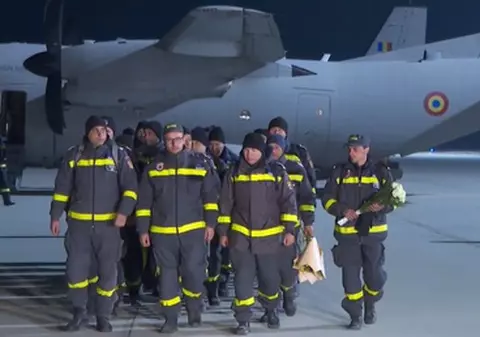 Primii salvatori români trimiși în Turcia după cutremur au revenit în țară