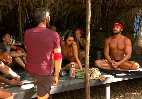 Scandal la Survivor 2023 în echipa Faimoșilor. Remus Boroiu a răbufnit: „Nu poți să mă calci în picioare! Nu înseamnă că voi deveni cârpa nimănui”