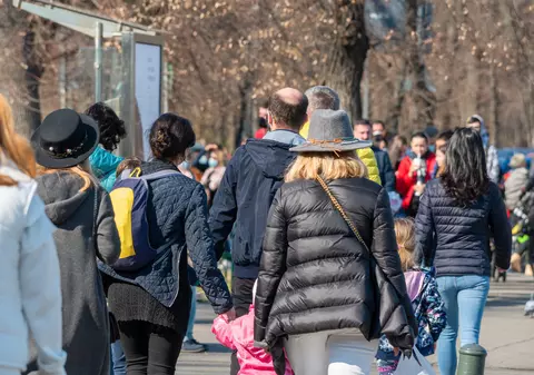 „Vă garantez că nicăieri în lume nu se pensionează oamenii la 40 de ani cu o pensie mai mare decât salariul”. Patru mari probleme ale pieței muncii din România