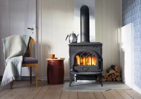 Poluarea produsă de arderea lemnului s-a dublat în Marea Britanie, unde sobele și șemineele au devenit „un simbol al clasei medii”