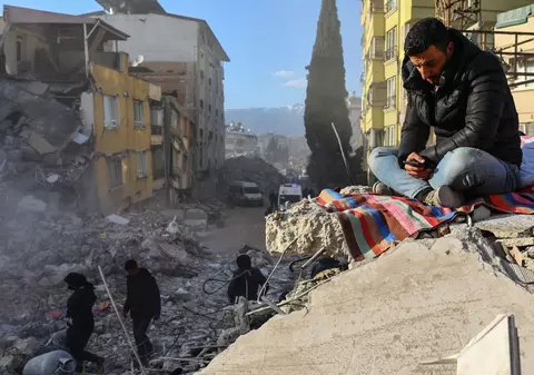 Bilanțul deceselor după cutremurele din Turcia și Siria se apropie de 42.000. O tânără a fost salvată din ruine după 248 de ore