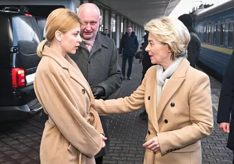 Desant UE în Kievul bombardat: oficialii europeni promit noi ajutoare, dar nu oferă Ucrainei o cale rapidă spre aderare