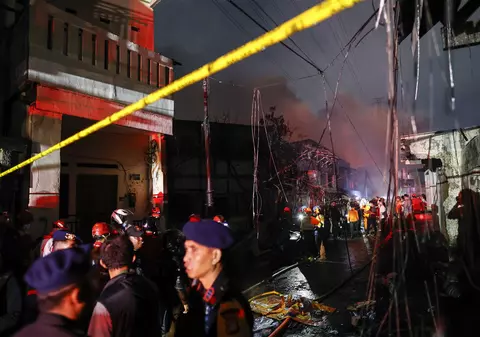 Incendiu puternic la Jakarta. Focul a cuprins un depozit de carburanţi. Sunt cel puțin 17 victime. VIDEO