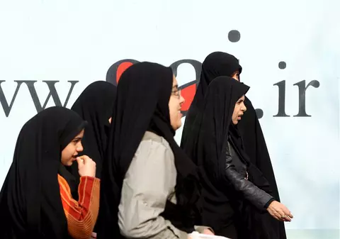 Iranul a arestat peste 100 de persoane după cazurile de otrăvire a sute de eleve din întreaga țară