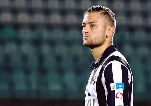 Fotbalist eliminat în Italia, după ce a urinat pe teren: „Speram să primească doar cartonaș galben. Nu l-a văzut aproape nimeni”