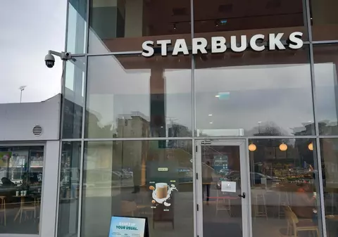 Magazinul Starbucks din București Mall Vitan, închis temporar de ANPC. Ce nereguli au fost găsite