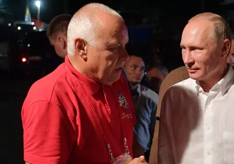 Curajul unui elev de la o școală din Moscova, la prelegerea lui Dmitri Kiseliov, „cel mai toxic propagandist rus”: „Putin a jefuit țara și și-a construit un palat”
