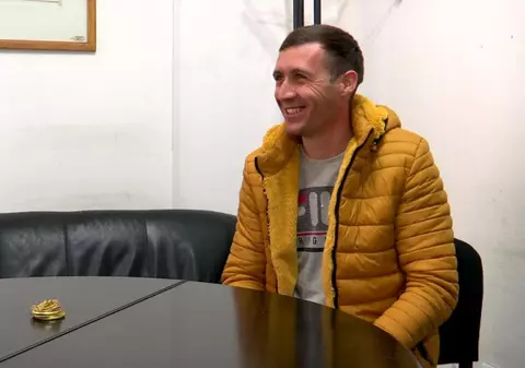 Șase brățări tracice de aur în mănunchi, descoperite în Gorj, de un tânăr. „Șocul a fost imens”
