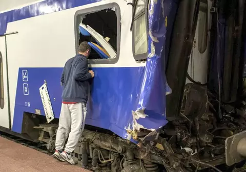 Doi bărbaţi au rămas internaţi după accidentul de tren din gara Galați. În ce stare sunt