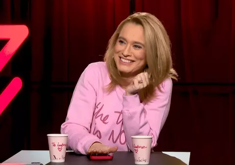 Andreea Esca se menține fabulos la 50 de ani. Prezentatoarea face „lumânarea”: „Greu la deal, dar nu mă las”