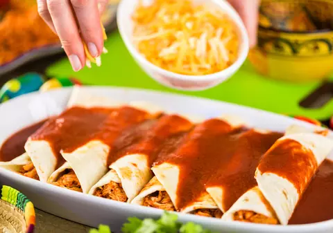 Ce este sosul enchilada și cum se prepară