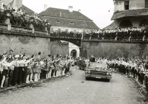 Cum ne-a șters comunismul „Mulțumesc” din obișnuință și cum să mulțumim celor dragi din prezent