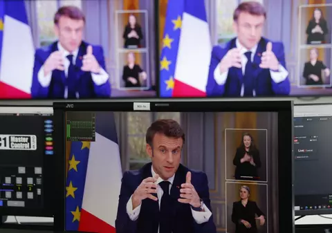Macron nu dă deloc înapoi în scandalul creșterii vârstei de pensionare: vrea ca reforma să fie pusă în aplicare până la finalul anului