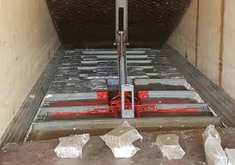 Un șofer român de TIR prins în Franța cu o tonă de canabis în camion nu va fi judecat: „Vameșii s-au comportat ca niște cowboy”