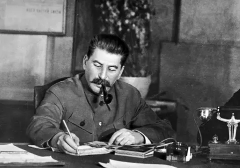 Ce ne arată o carte despre tinerețea unui dictator comunist care a trăit aproape patru ani la temperaturi care au atins și -60 de grade Celsius