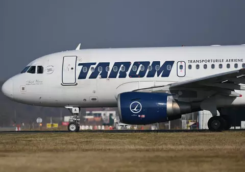 Aeronavă TAROM, aterizare de urgență la Otopeni, după ce pilotului i s-a făcut rău la manșă