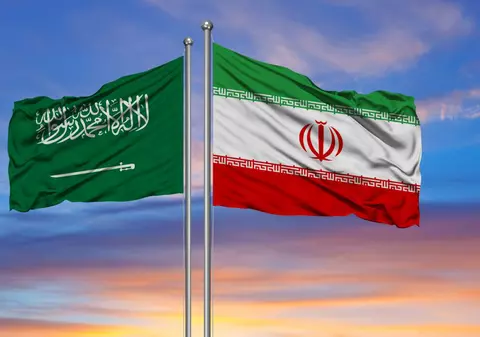 Iranul și Arabia Saudită, marii rivali regionali, au convenit să restabilească relațiile diplomatice