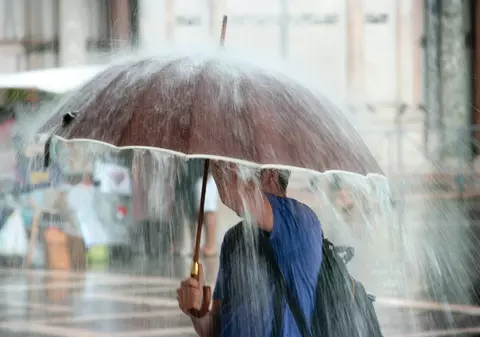 MAE, atenționare de călătorie pentru Bosnia şi Herţegovina, unde este cod roşu de ploi torenţiale şi pericol de inundaţii