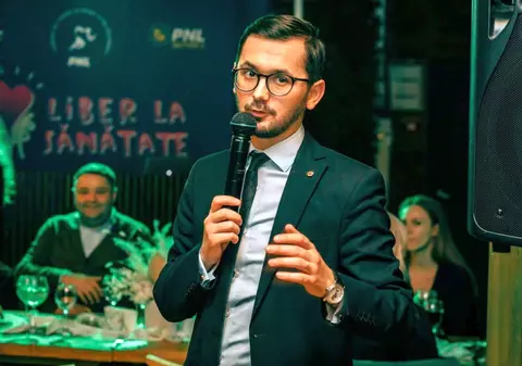 Pavel Popescu (PNL) spune că Bogdan Aurescu trebuie să plece de la şefia MAE și îl acuză de aroganță