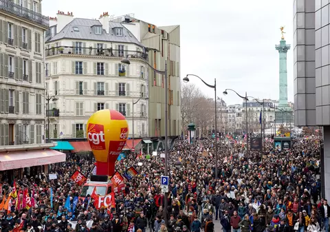 Reforma pensiilor, adoptată de Senatul francez, în ciuda protestelor din ultimele săptămâni