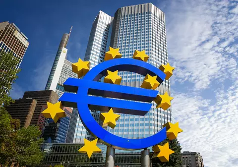 BCE a majorat rata dobânzii-cheie cu 0,5%, până la 3%. Dobânzi mai mari pentru cei cu credite în euro