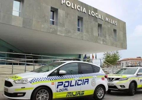 O româncă în vârstă și-a uitat geanta cu 8.800 de euro pe raftul unui supermarket din Spania și apoi a fost surprinsă că o caută polițiștii