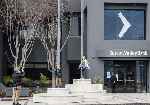 Cum au contribuit rețelele sociale la prăbușirea băncii din Silicon Valley, al doilea cel mai mare faliment bancar din istoria SUA