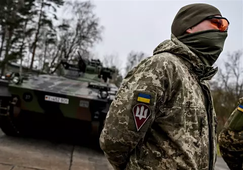 De ce durează luni întregi pentru ca tancurile occidentale de luptă să ajungă pe frontul din Ucraina