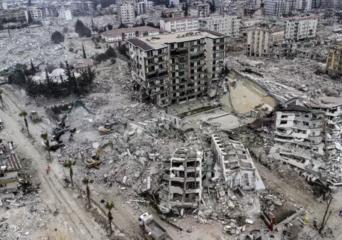 Specialist în construcții din Turcia: clădirile care au căzut la cutremur au fost ridicate cu fier ieftin din Siria