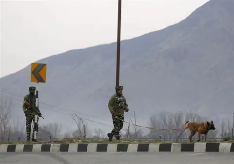 Cinci bărbați, acuzați că au făcut un sacrificiu uman într-un templu din India, arestați