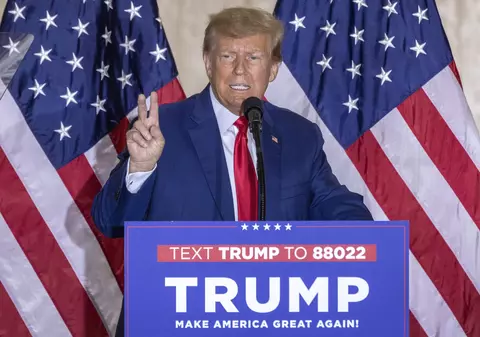 Trump numește ancheta împotriva sa „o intervenție electorală masivă”. Discurs în fața susținătorilor plin cu acuzații la adresa justiției