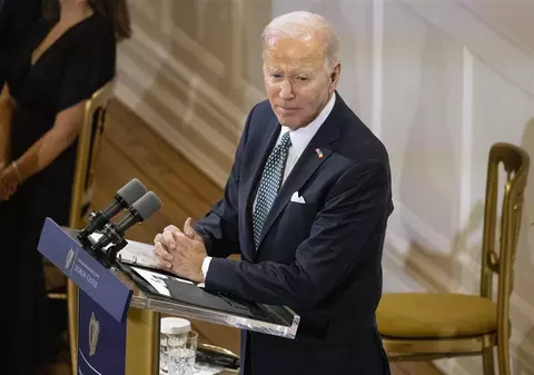 Joe Biden, gafă în timpul vizitei în Irlanda. A confundat o echipă de rugby cu forțele de ordine brutale britanice din anii 1920