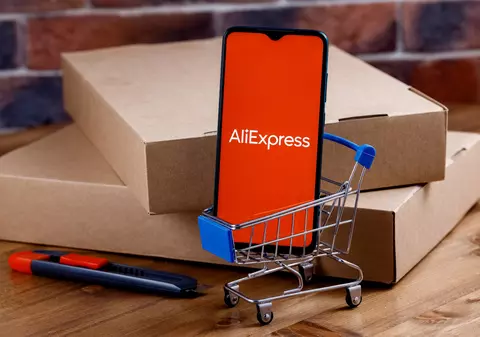 Hackerii ucraineni au spart contul unui blogger militar rus și au cumpărat jucării sexuale în valoare de 25.000 de dolari