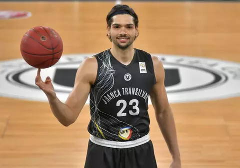 INTERVIU. Venit de la 10.000 de km distanță, tocmai la Cluj, un brazilian a descoperit bunătatea oamenilor și deliciul coastelor de porc românești: „Cele mai bune!”