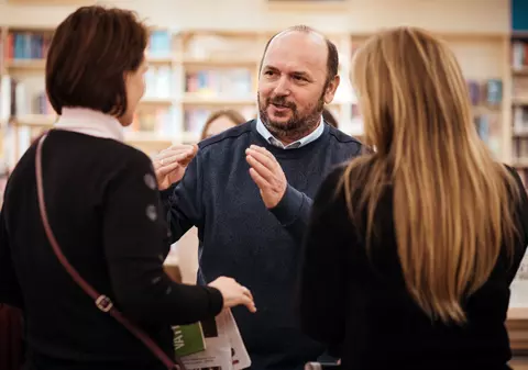 INTERVIU. Cum a scăpat de înrolarea în armata sovietică unul dintre cei mai importanți scriitori basarabeni de azi