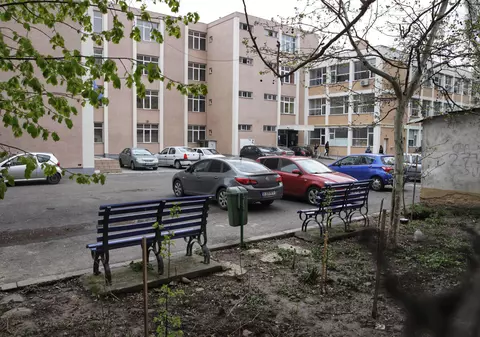 „Violenţa şcolară nu este o glumă”. Elevii din București și Ilfov, apel către autorități, după cazul profesoarei înjunghiate la oră