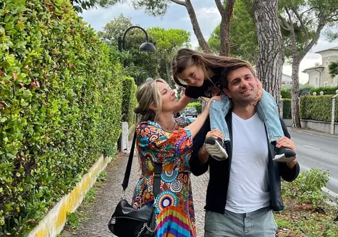 Laura Cosoi, detalii din căsnicia cu Cosmin Curticăpean. „Îi place să fiu naturală. E altfel. Dar nu în asta constă totul”