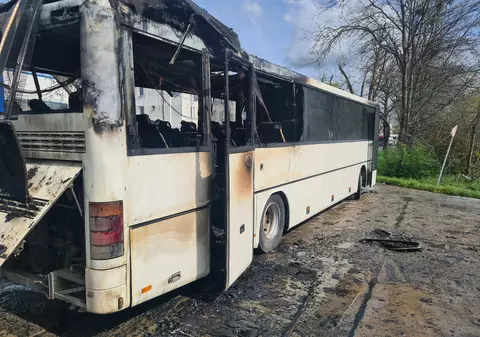 Un autocar cu 40 de oameni la bord a luat foc în mers, în Timișoara
