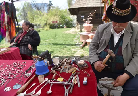 Ce ar putea să facă, de fapt, Guvernul pentru romi, dincolo de discursuri festiviste. Câteva idei, că tot e Ziua Internațională a Romilor