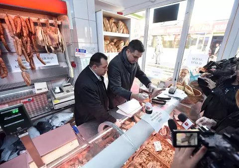 Amenzi de 240.000 de lei şi peste 350 kg de carne şi produse din carne confiscate, în Joia Mare