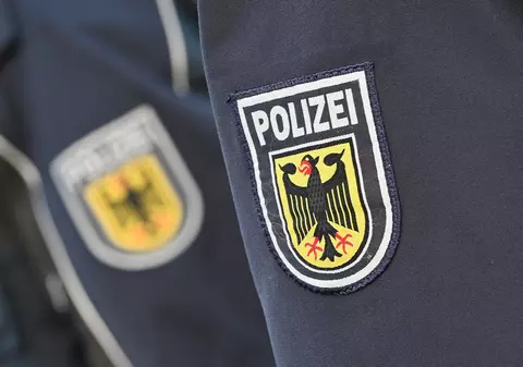 Un român a fost rupt în bătaie de șase tineri, tot români, pe care-i întâlnise într-un bordel din Austria. Dacă nu apărea poliția, l-ar fi ucis