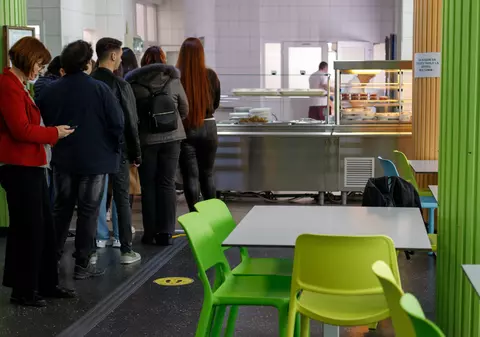 Studenții care nu primesc burse sociale, deși îndeplinesc criteriile. „Noi ne oprim la «ăsta e bugetul» și pierdem pe drum 75% din copii”