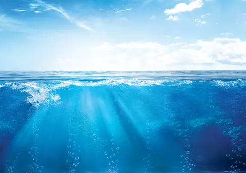 De ce sunt cerul şi marea albastre